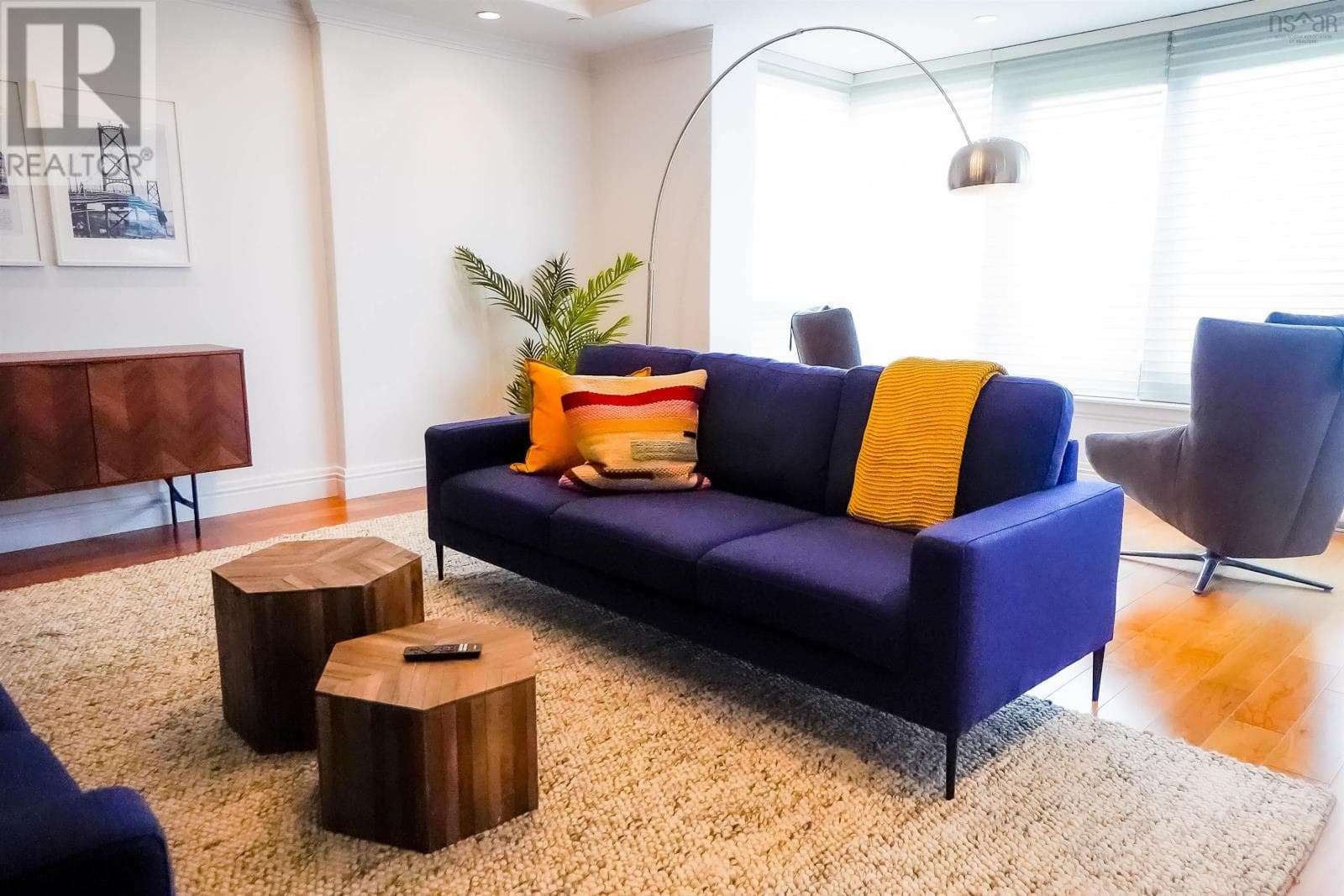 1002 1445 South Park Street — photo 3