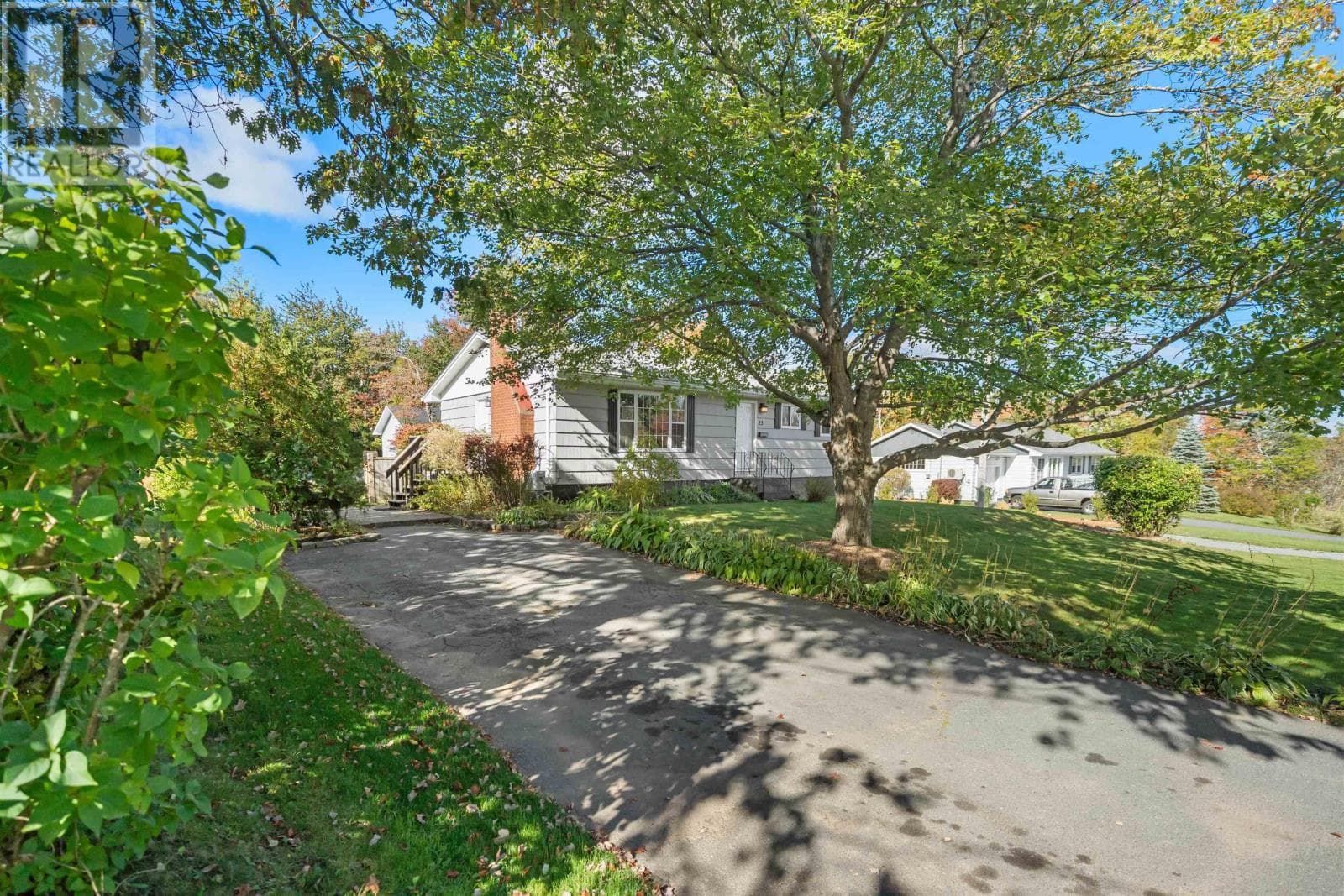 23 ODELL DRIVE — photo 2