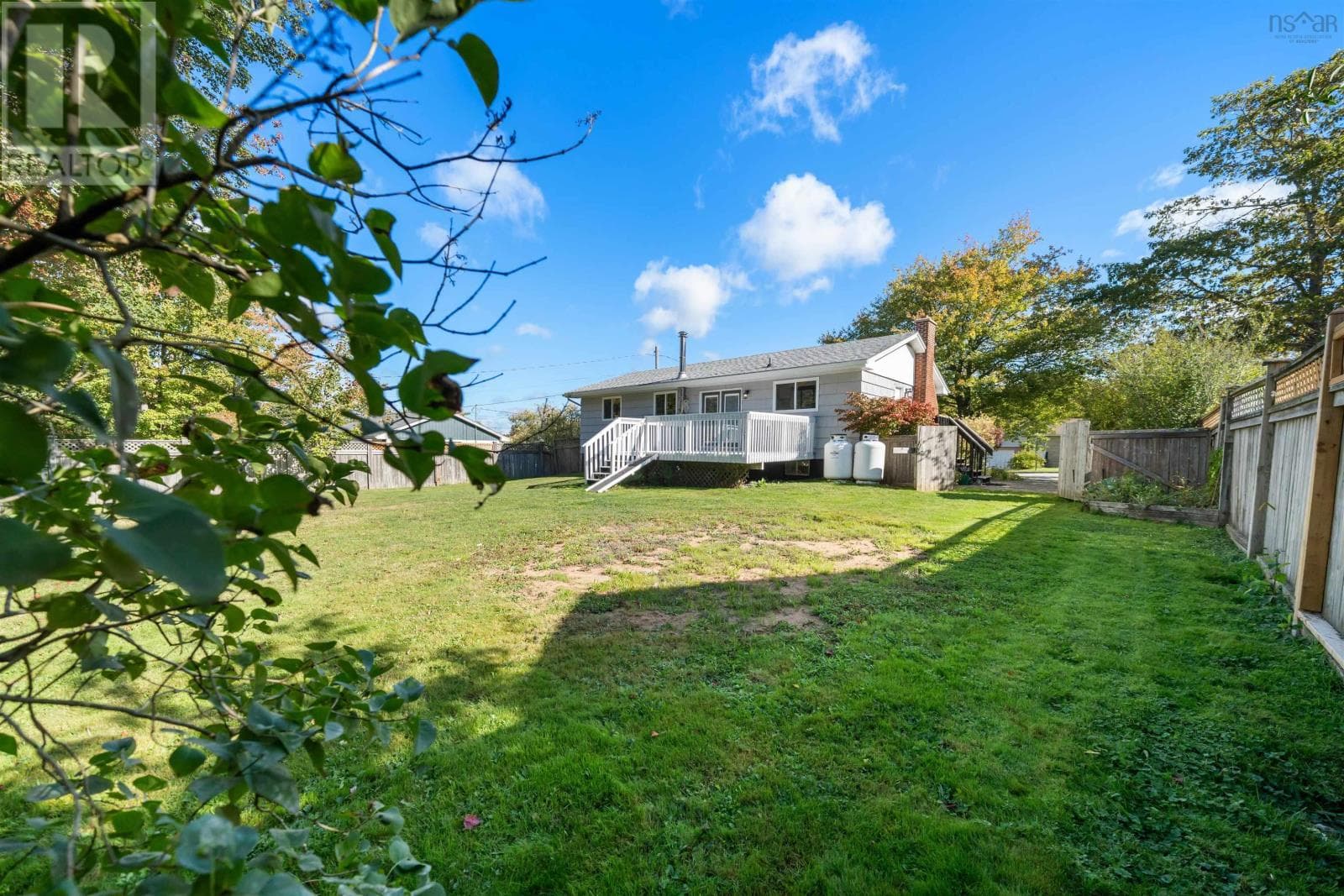 23 ODELL DRIVE — photo 4