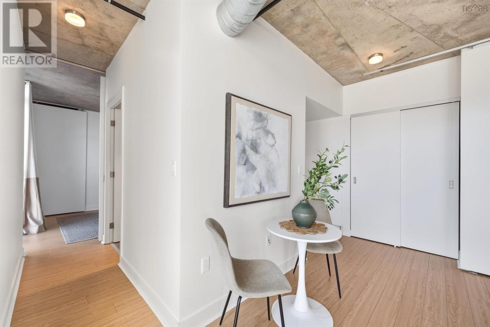 526 1065 Barrington Street — photo 5