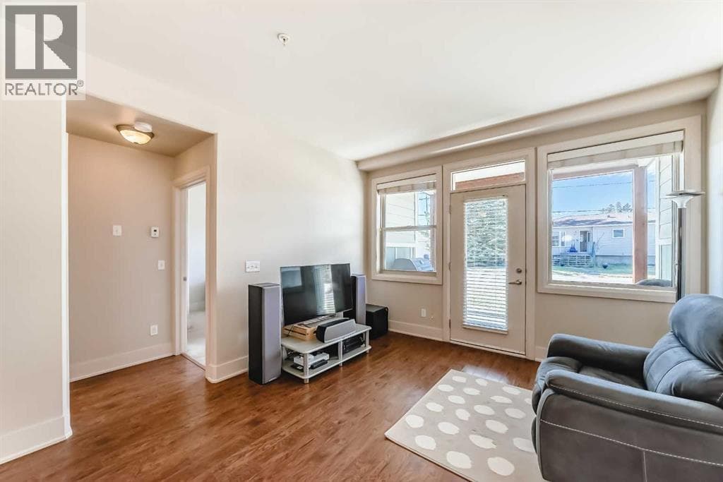 1321 18 Avenue — photo 3
