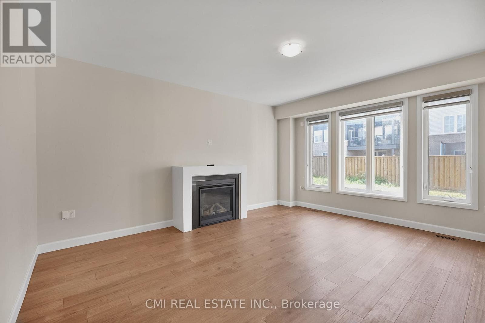 101 YORK DRIVE — photo 4