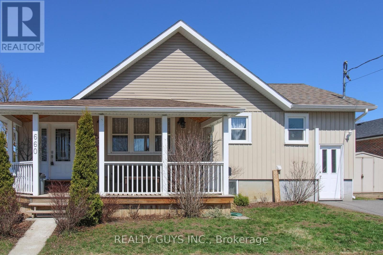 660 ORPINGTON ROAD, Central Lakes — photo 2