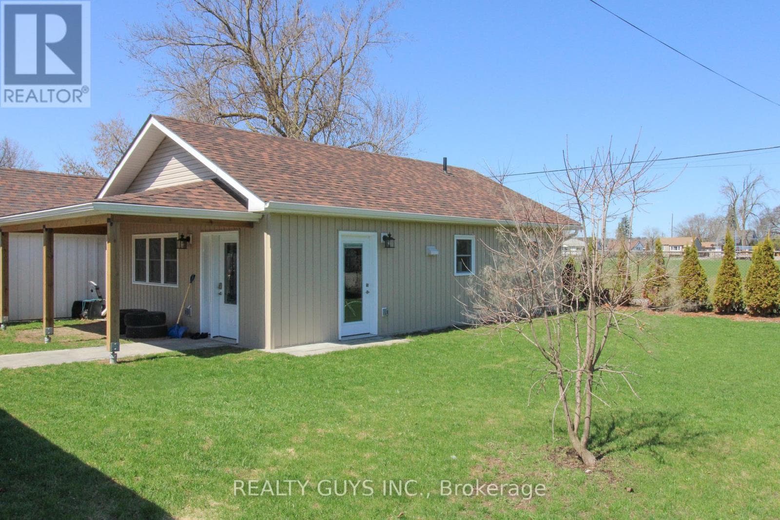 660 ORPINGTON ROAD, Central Lakes — photo 5