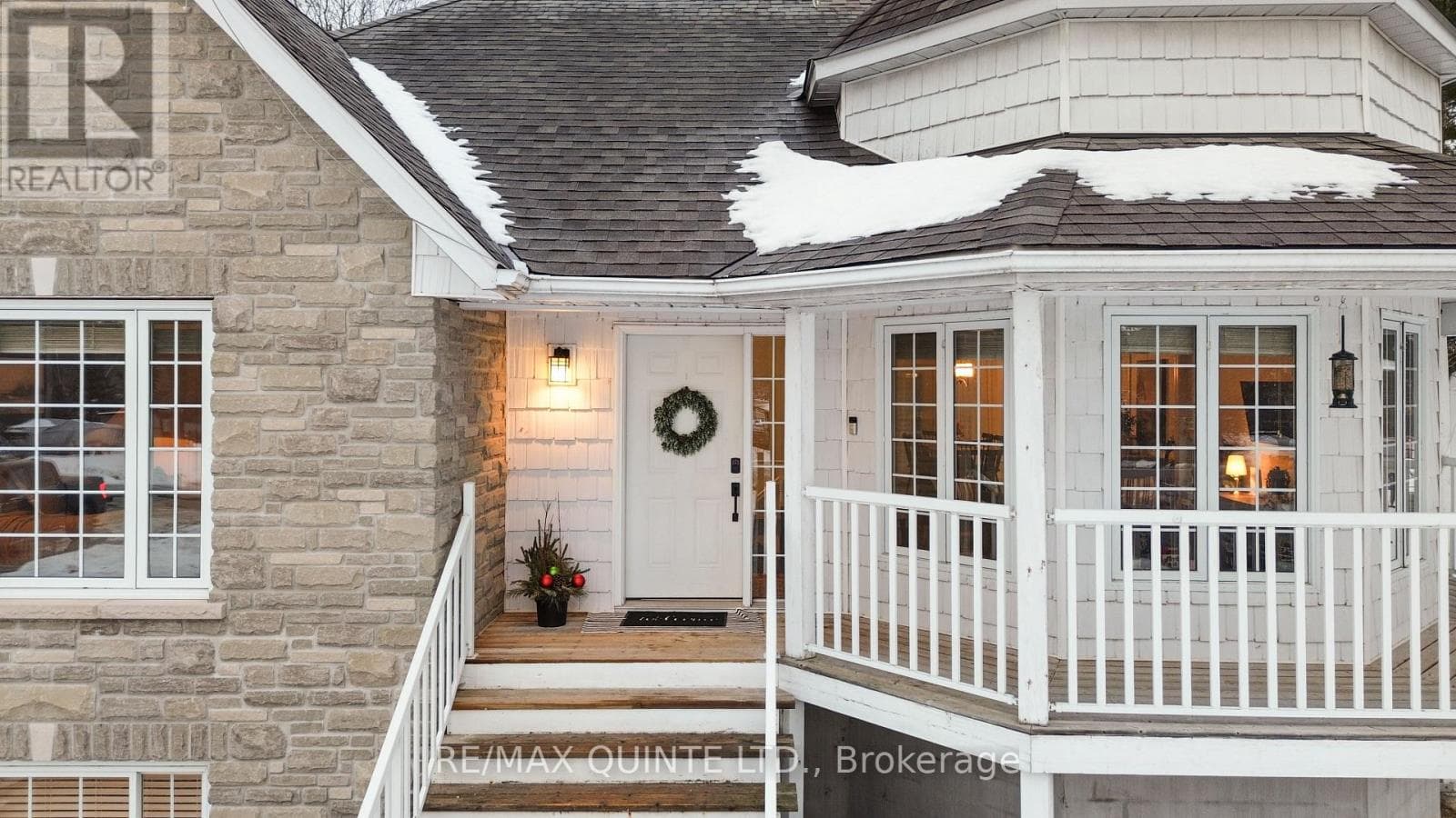 40 CHARLES COURT — photo 4