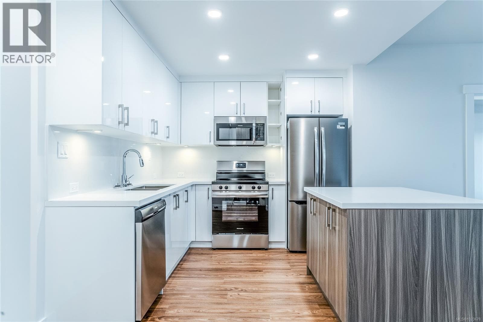 207 6320 Sentinal Dr — photo 2