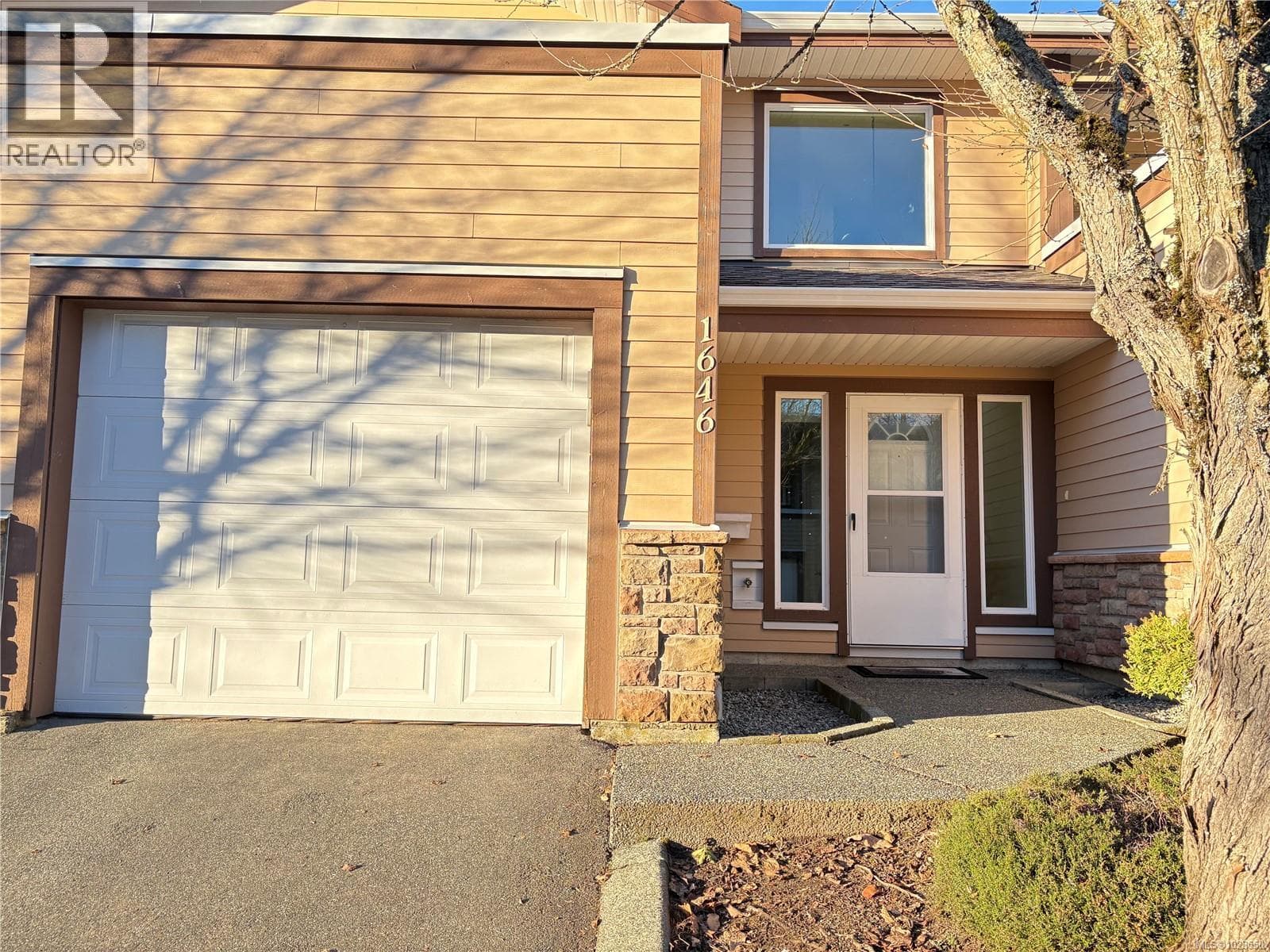 1646 CREEKSIDE DRIVE — photo 2