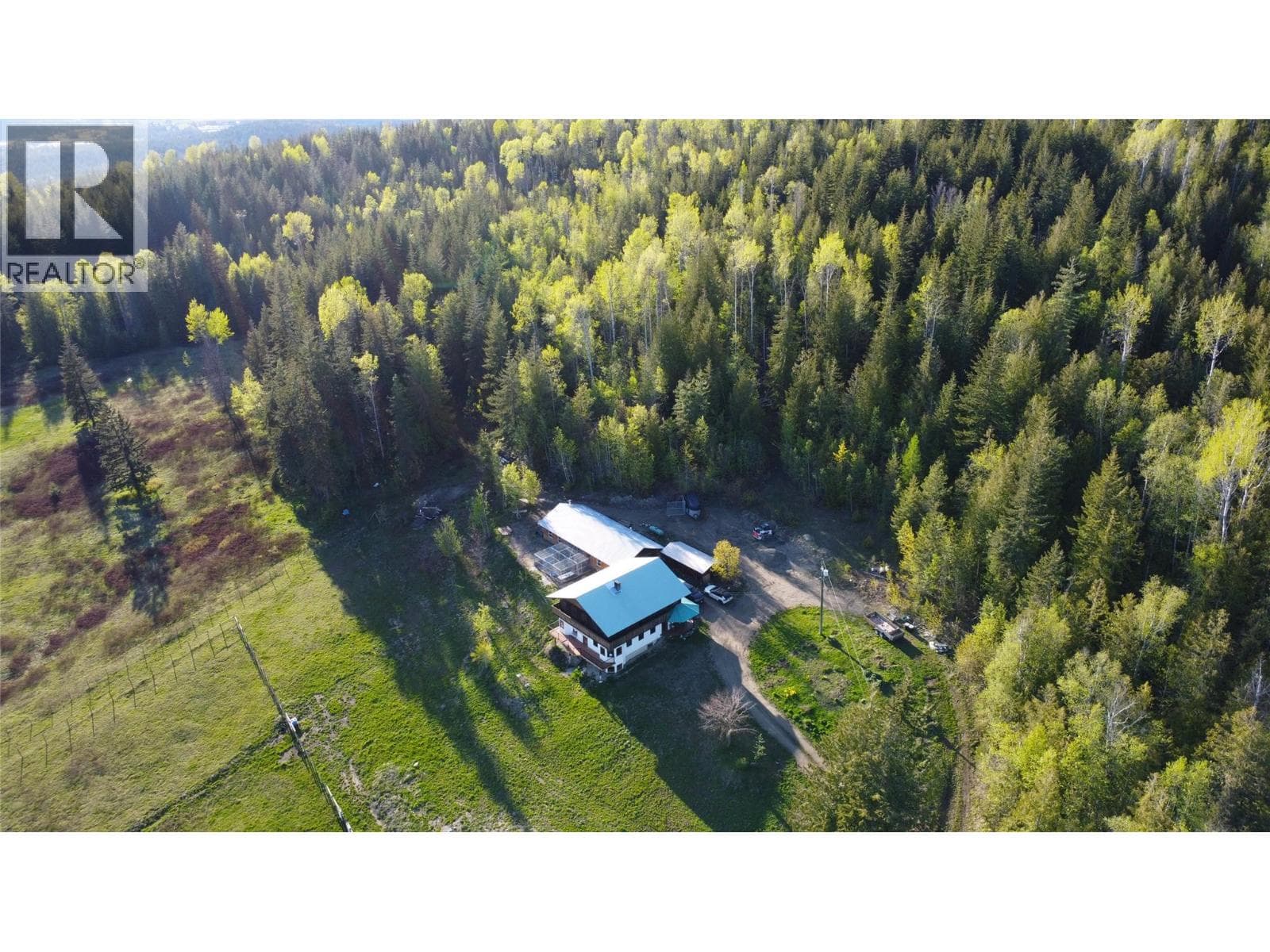 100 LIDSTONE ROAD, Interior REALTORS® — photo 4