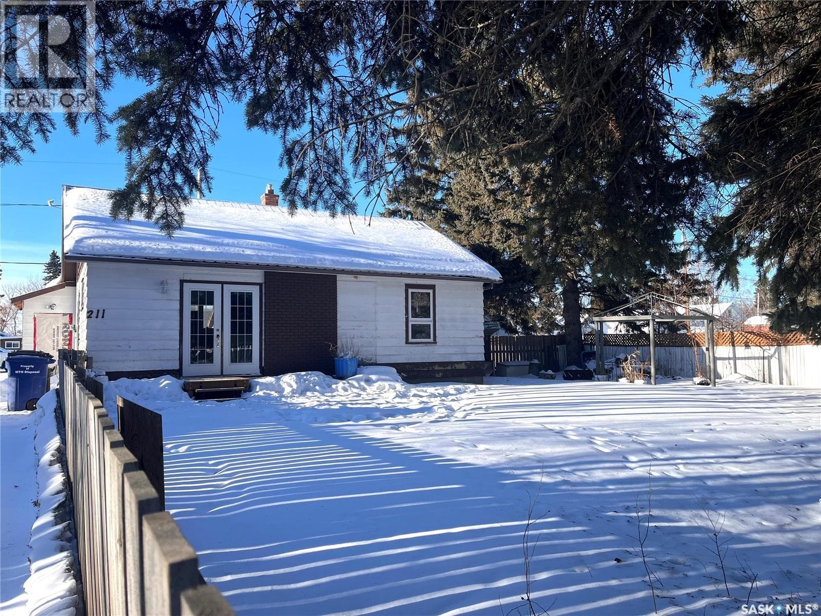 211 Eliza AVENUE in 