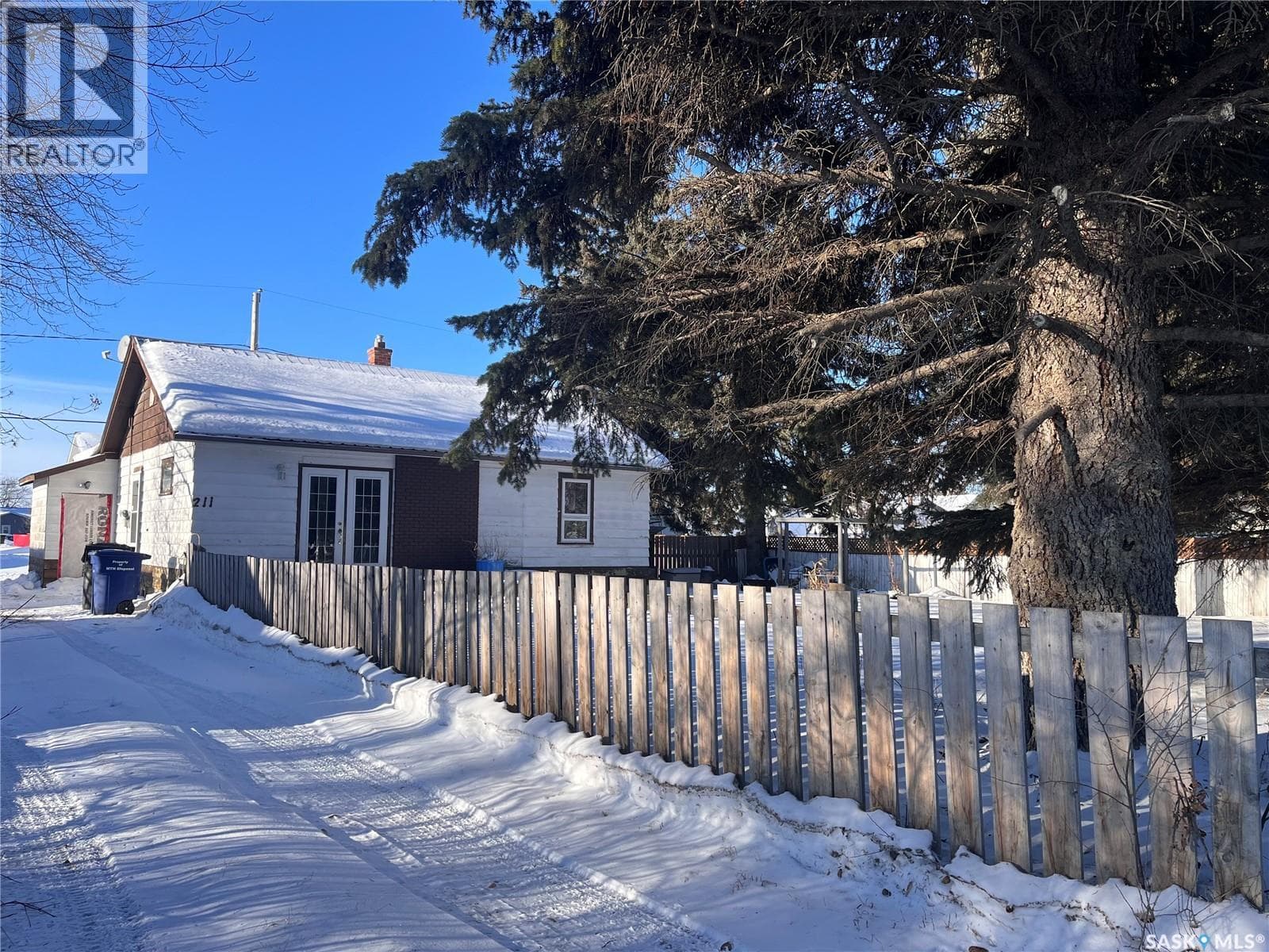 211 Eliza AVENUE — photo 3