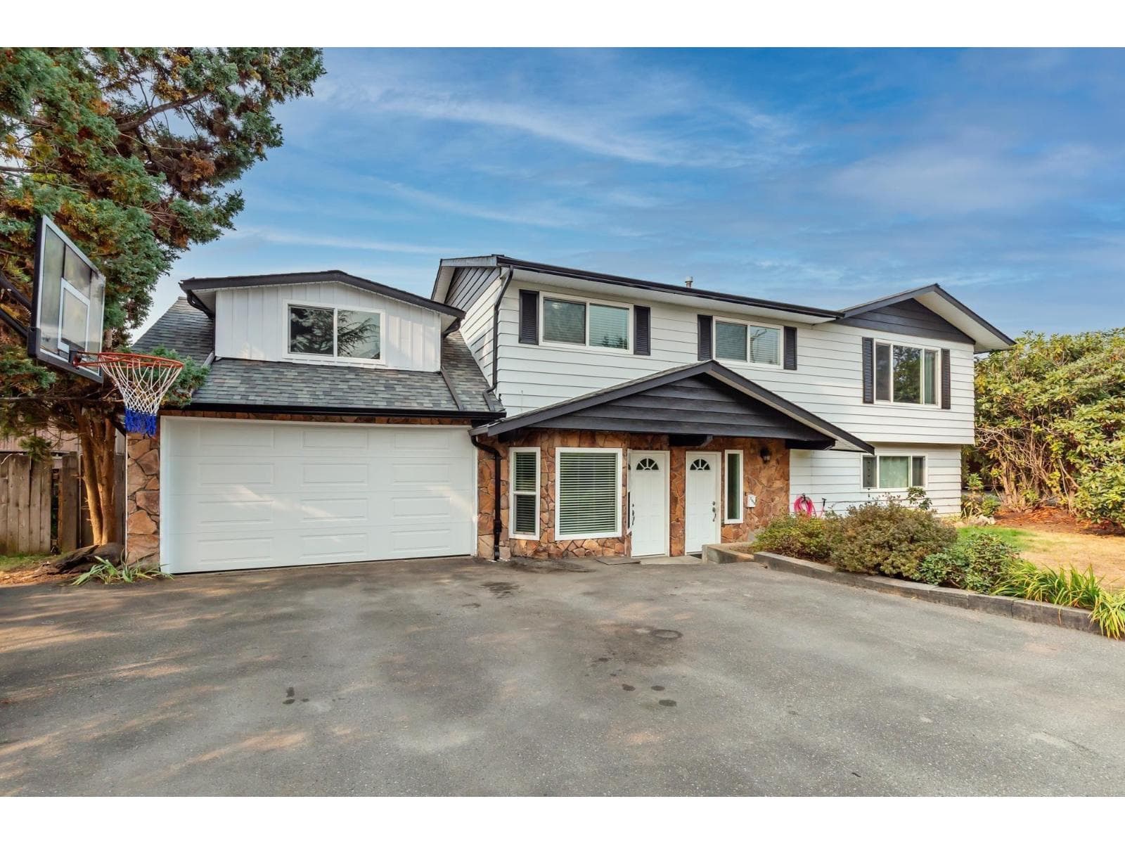 7659 WREN STREET, Fraser Valley — photo 2