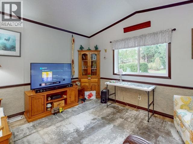 125-8430 SPRINGBROOK ROAD — photo 5