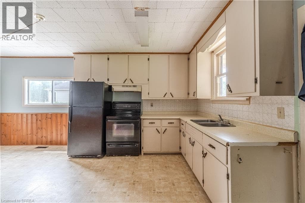 978 NORFOLK STREET NORTH — photo 3
