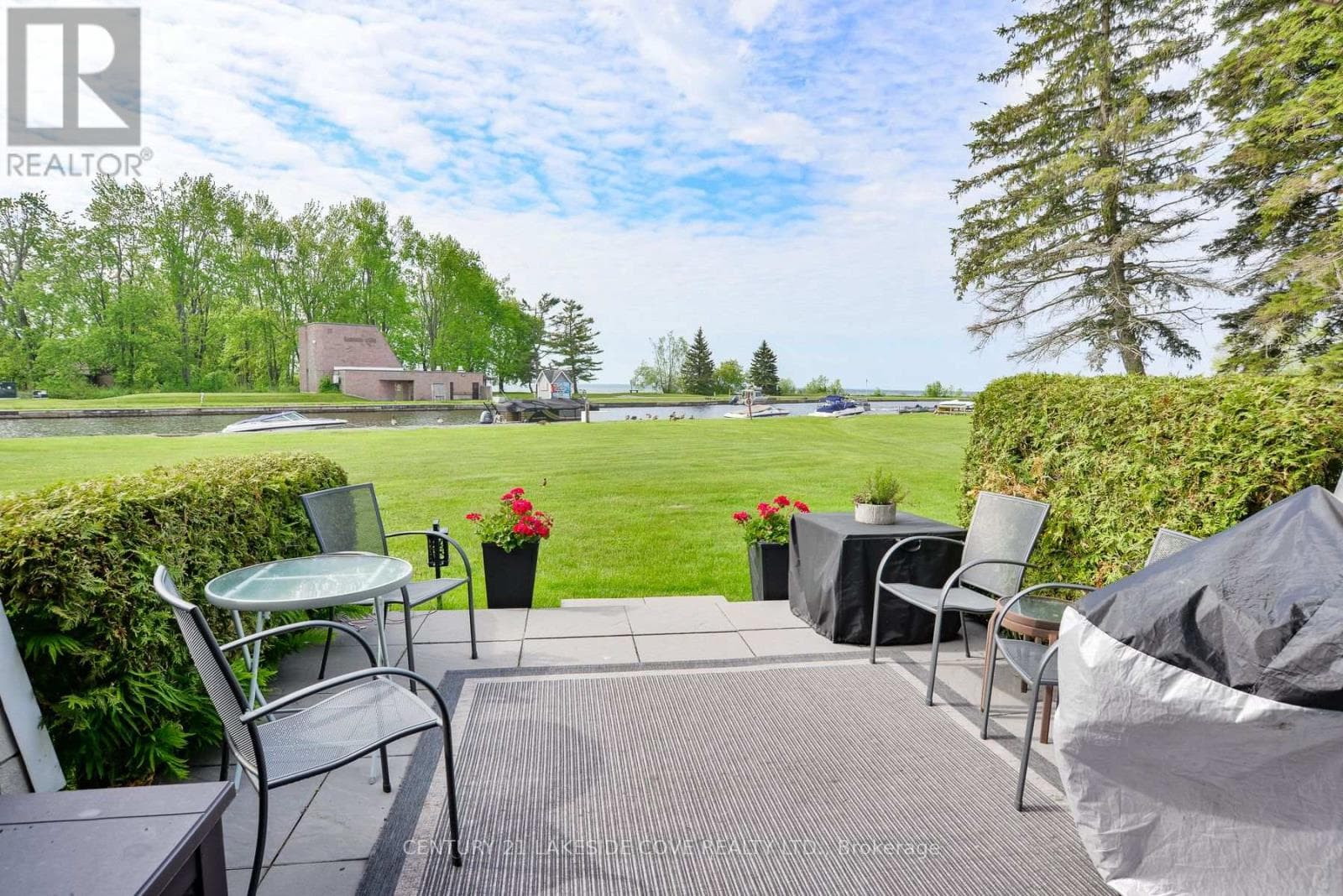 UNIT 14 - 1 PARADISE BOULEVARD in 