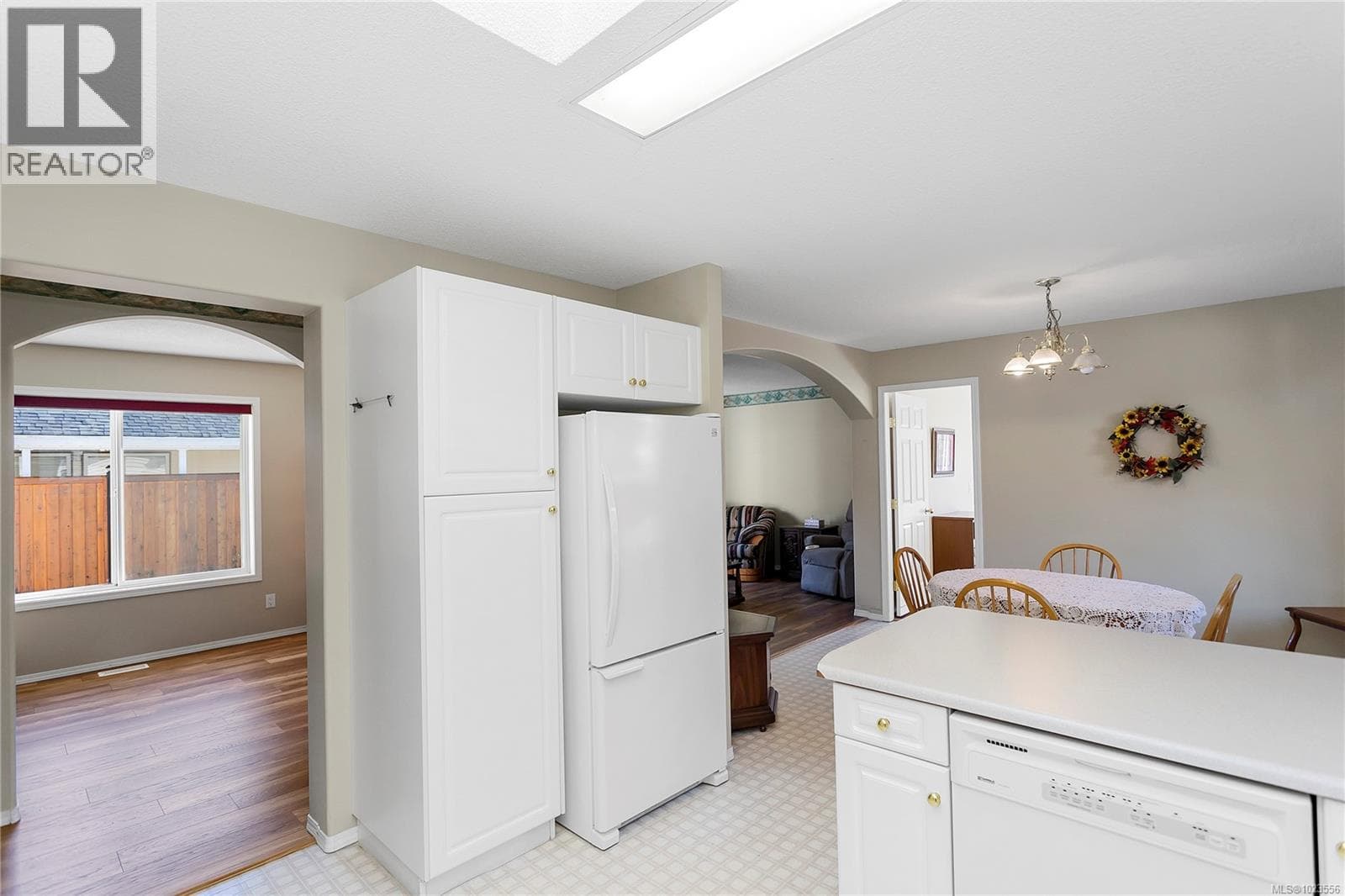 3951 Valewood Dr — photo 5