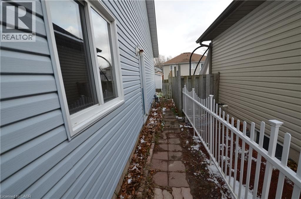 1211 TAMARAC STREET — photo 4