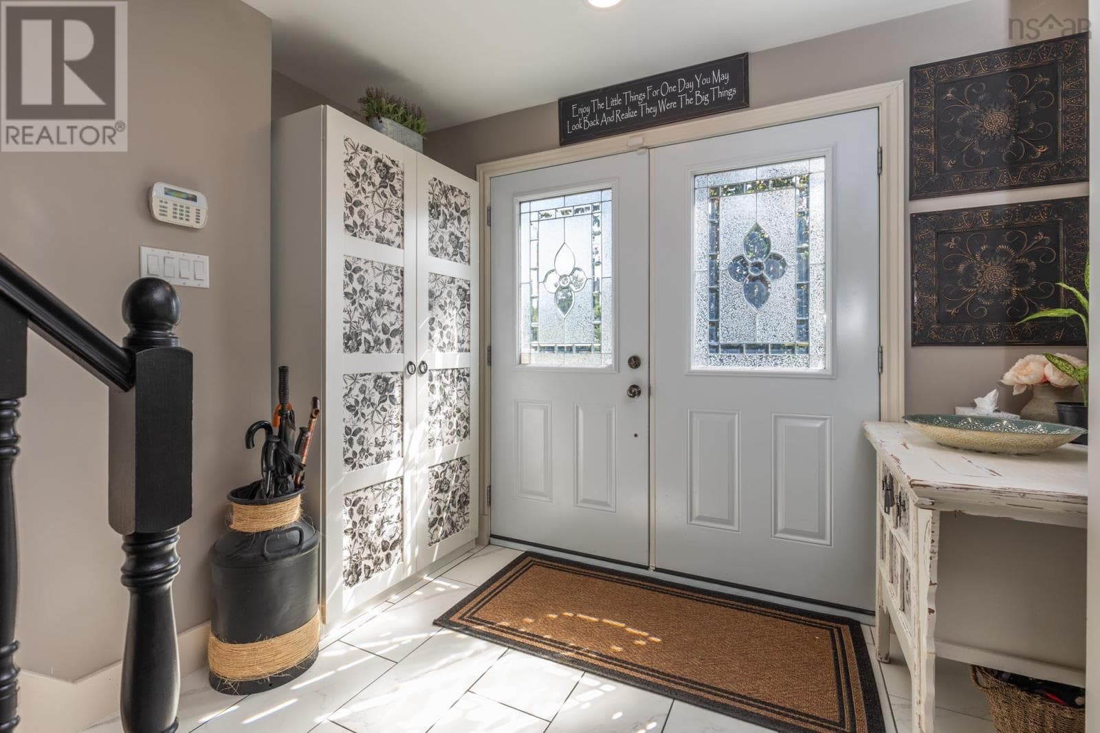 35 SPRUCEWOOD DRIVE — photo 2