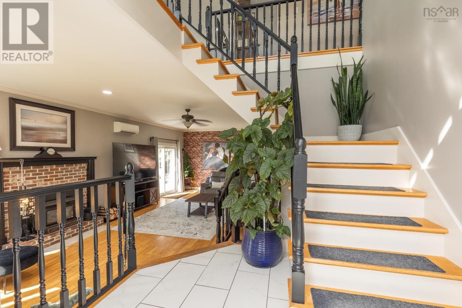 35 SPRUCEWOOD DRIVE — photo 4