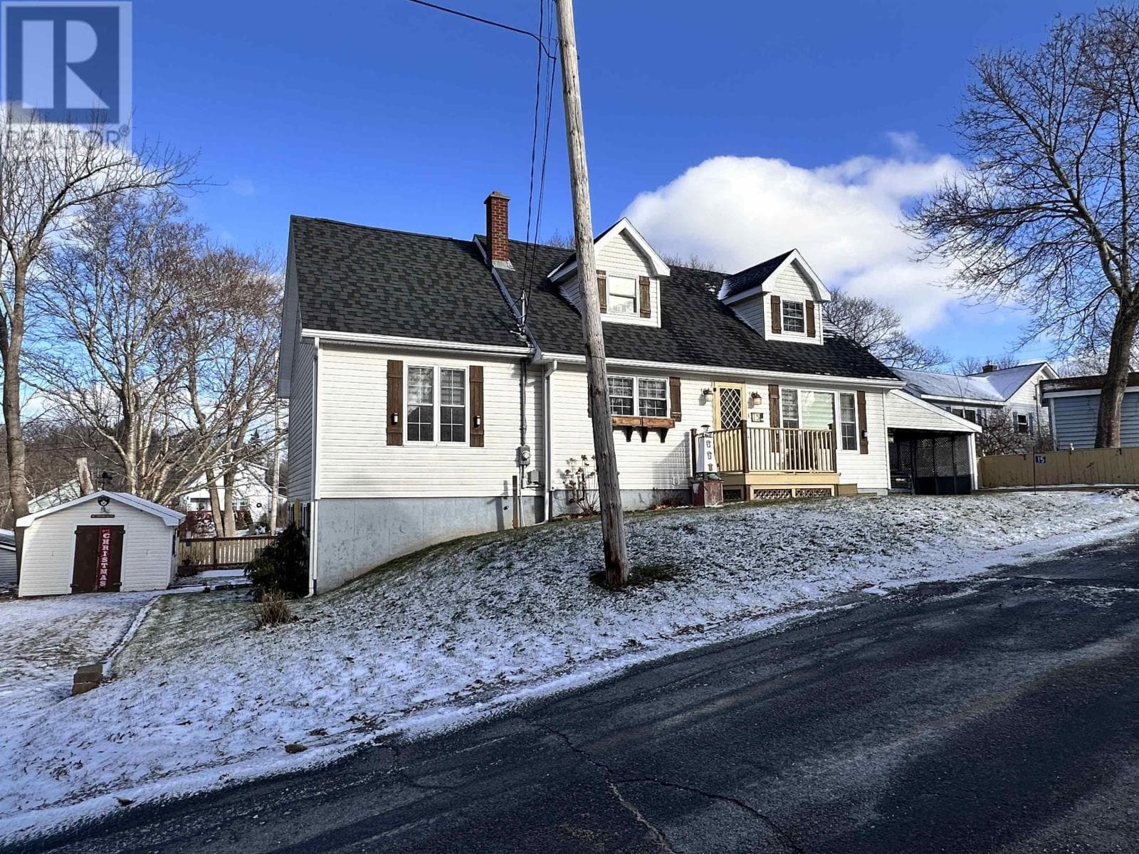 15 DEXTER AVENUE — photo 3