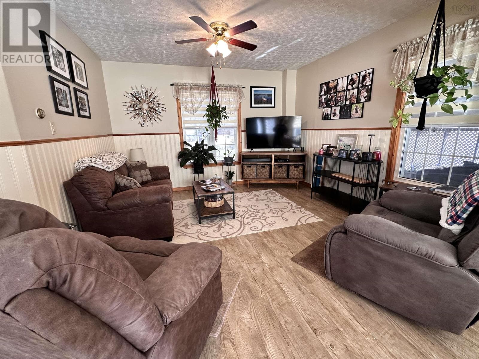 15 DEXTER AVENUE — photo 4
