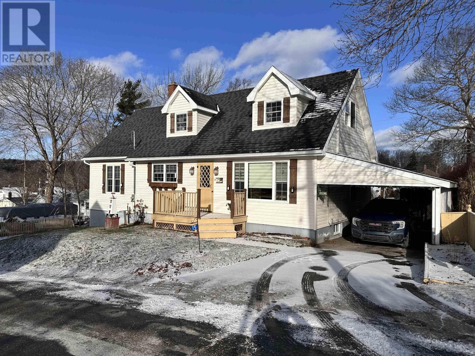 15 DEXTER AVENUE — photo 2