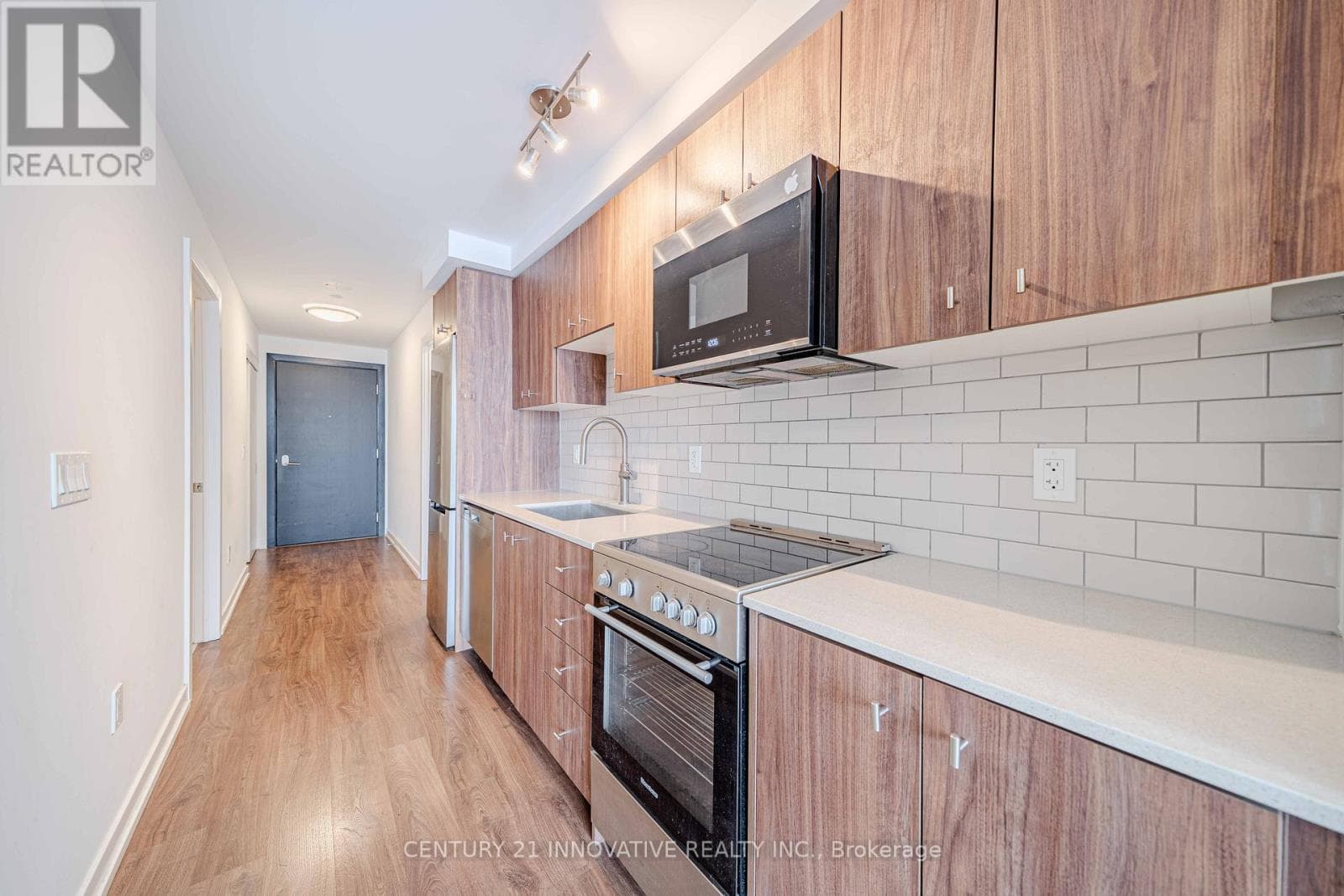 1005 - 15 WELLINGTON STREET S — photo 5
