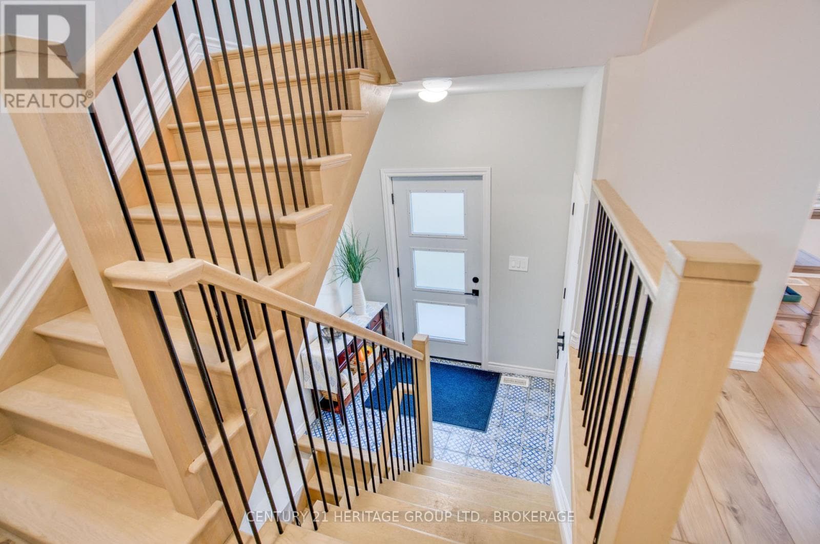 5 CROSS STREET — photo 3