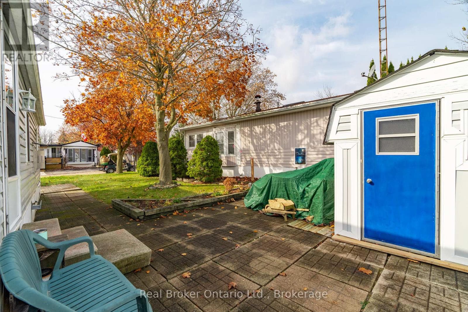 524 POPLAR PLACE in 