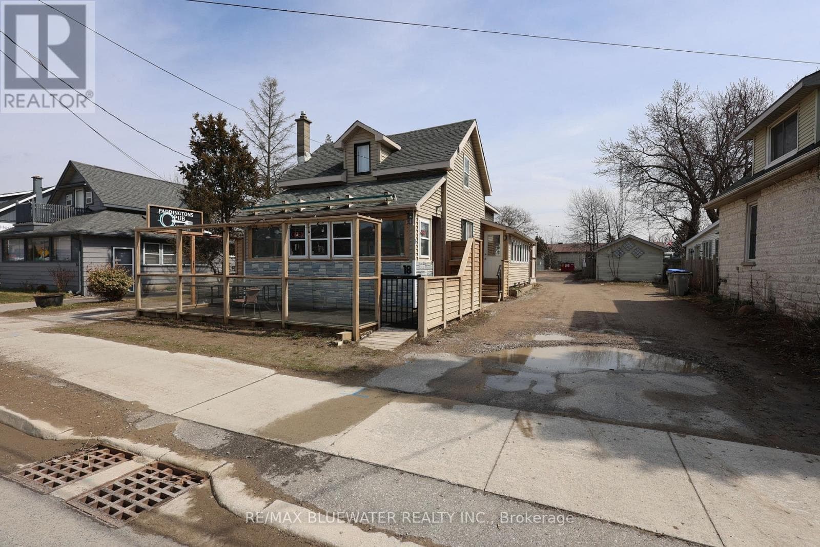 16-18 ONTARIO STREET N, London and St. Thomas — photo 2