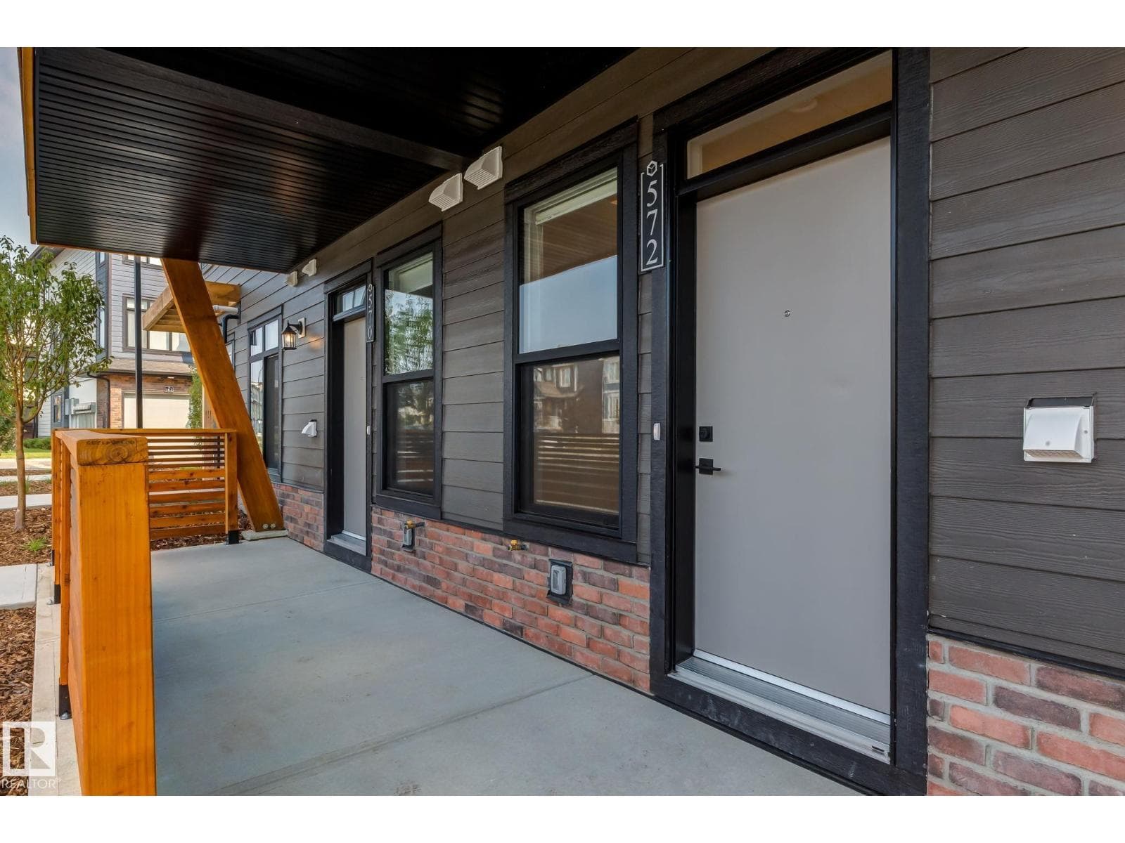#43 16231 19 AV SW — photo 3