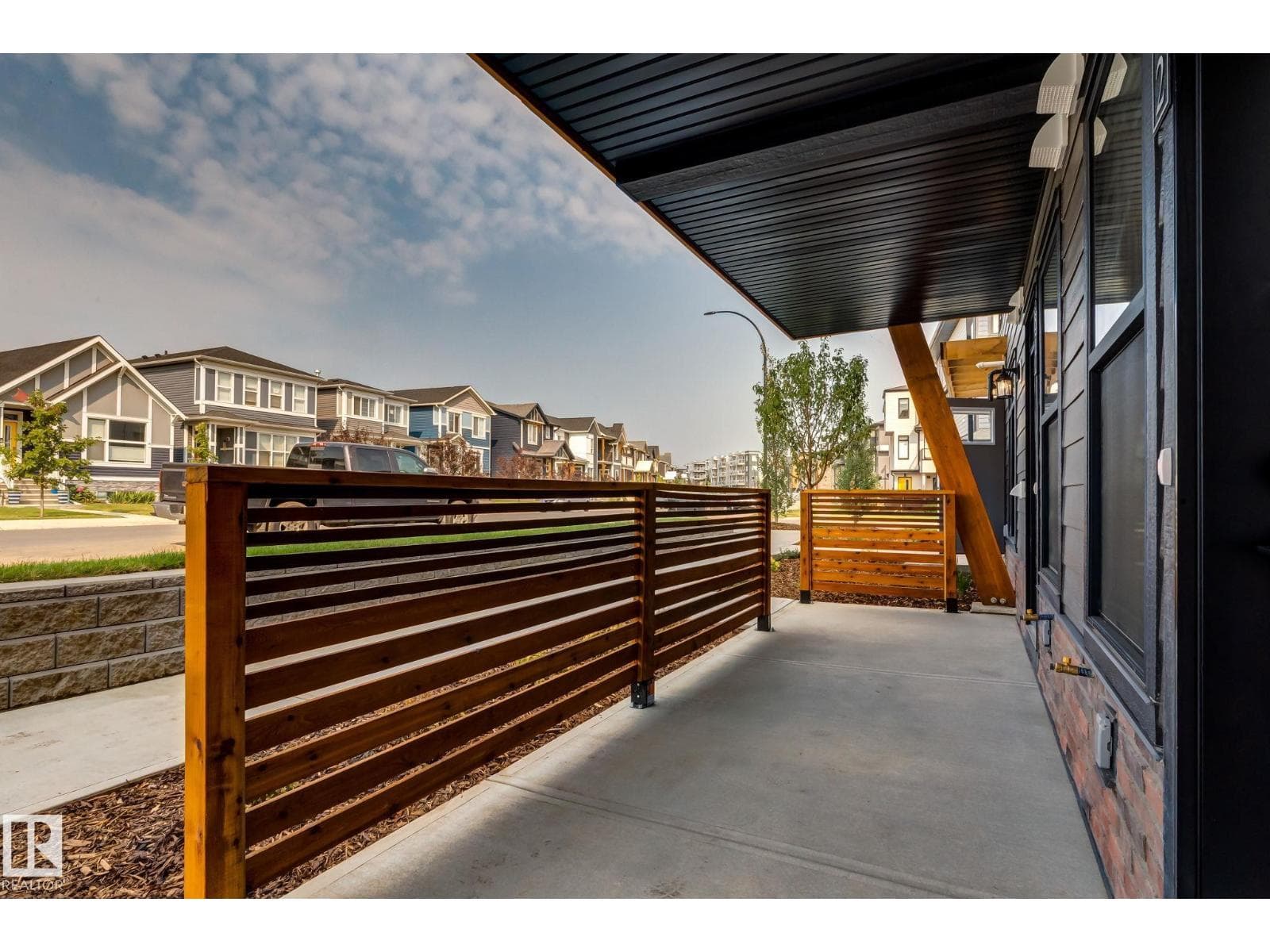 #43 16231 19 AV SW — photo 4