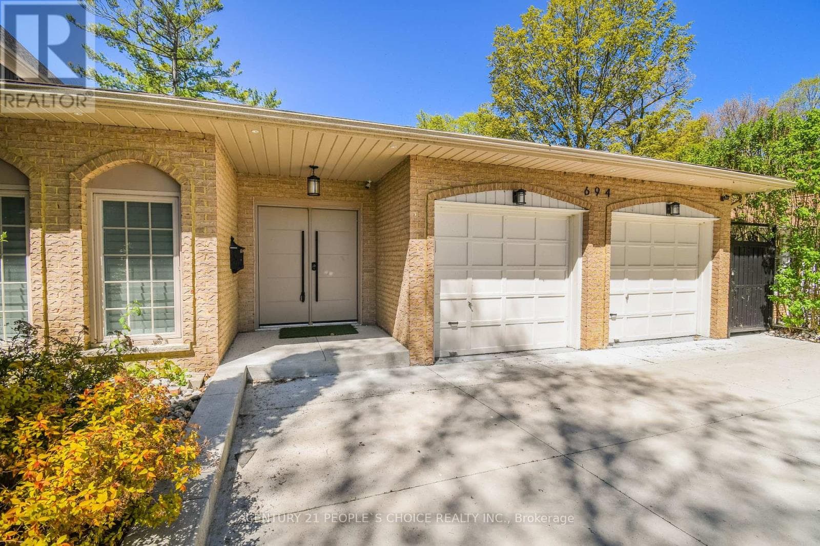 694 BROADVIEW AVENUE, Toronto — photo 2