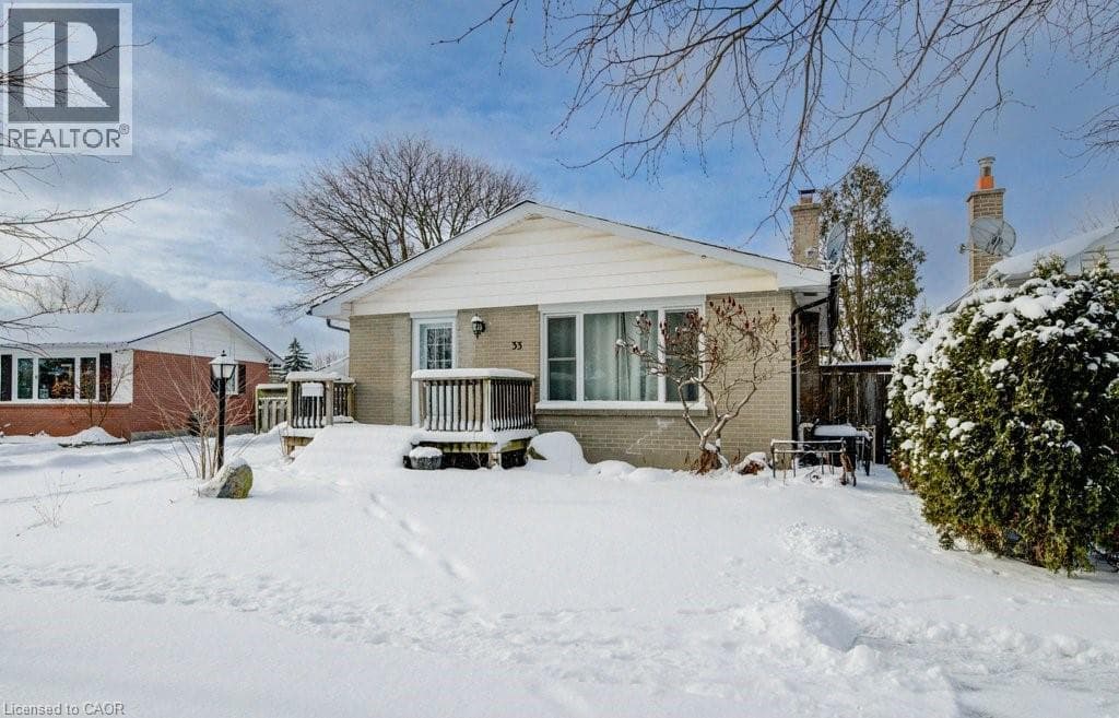 33 GARLAND CRESCENT in 