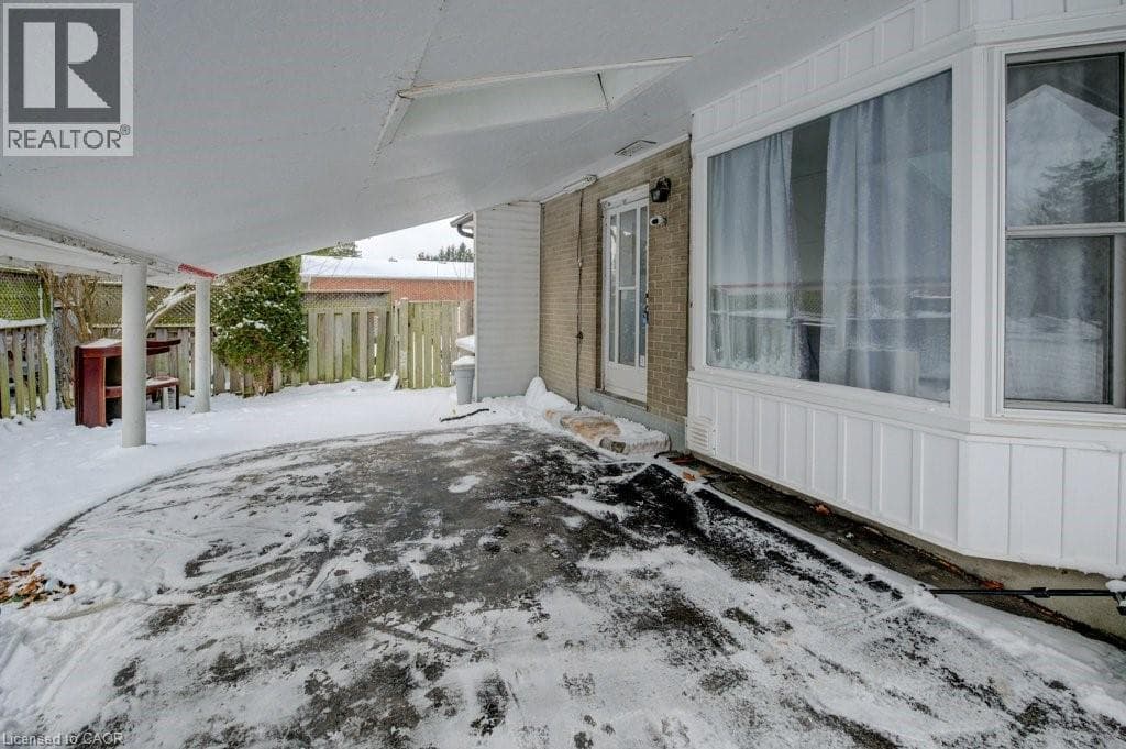 33 GARLAND CRESCENT — photo 5