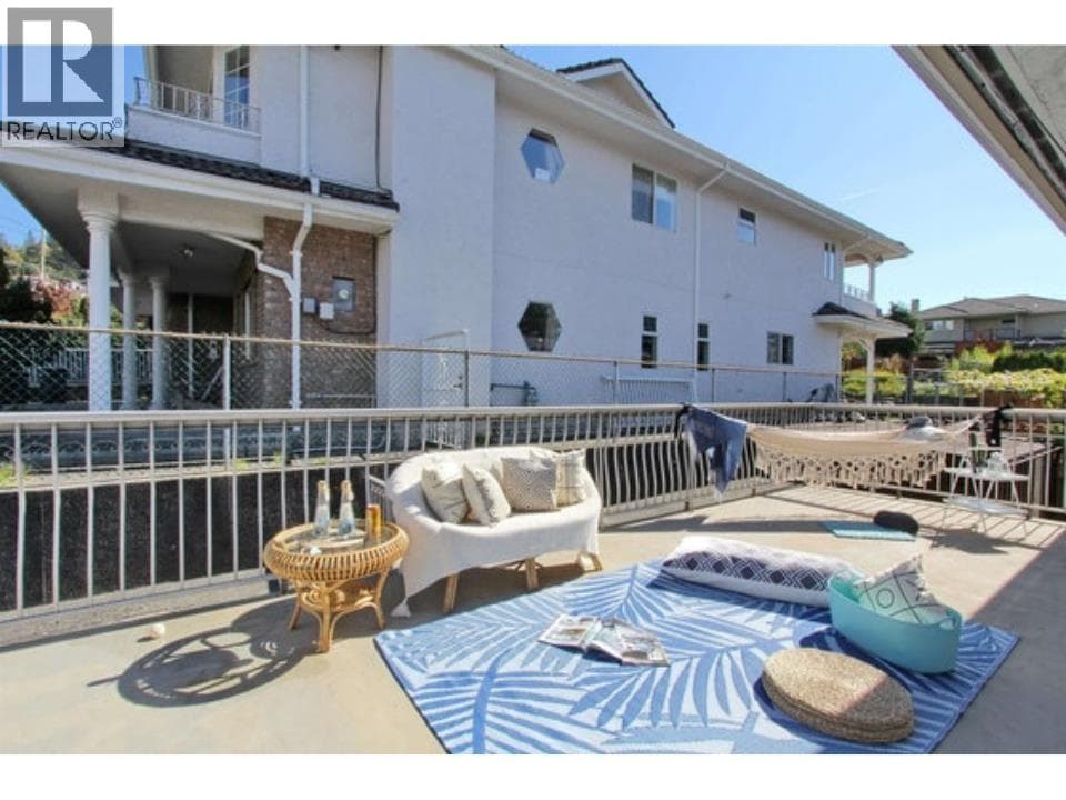 7222 PANDORA STREET — photo 3
