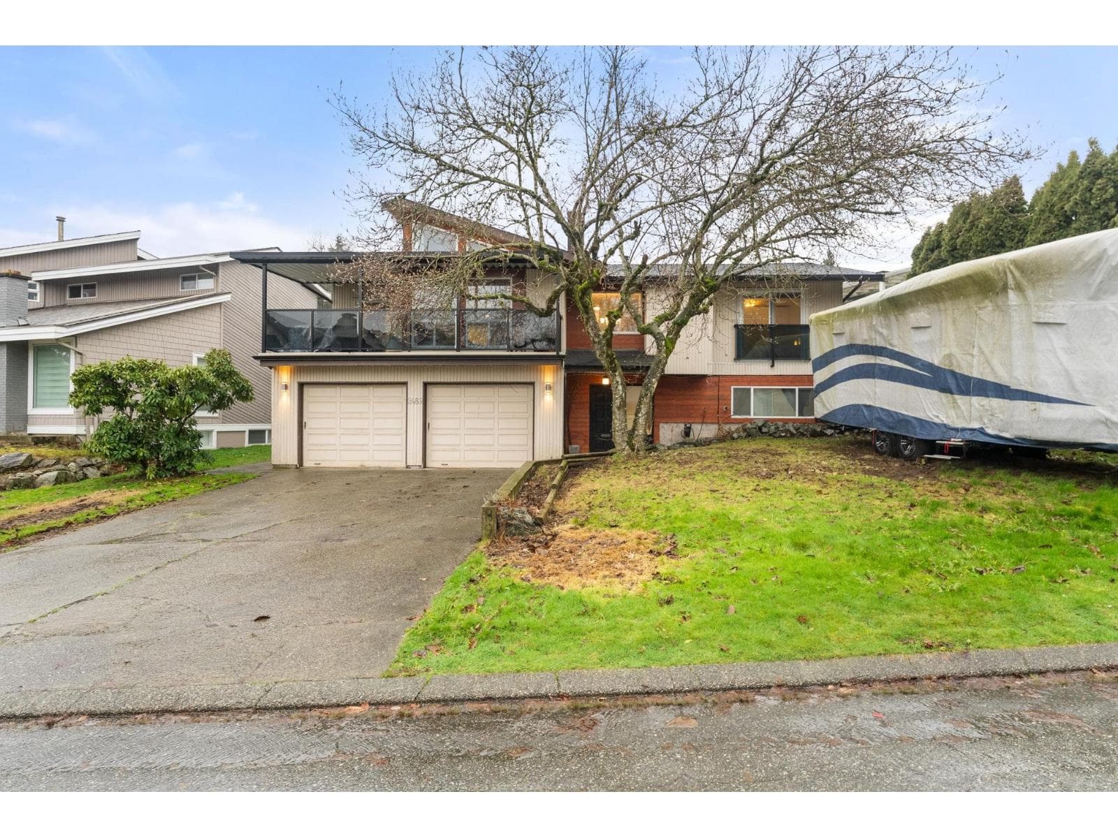 2489 SUNNYSIDE PLAZA in Clearbrook