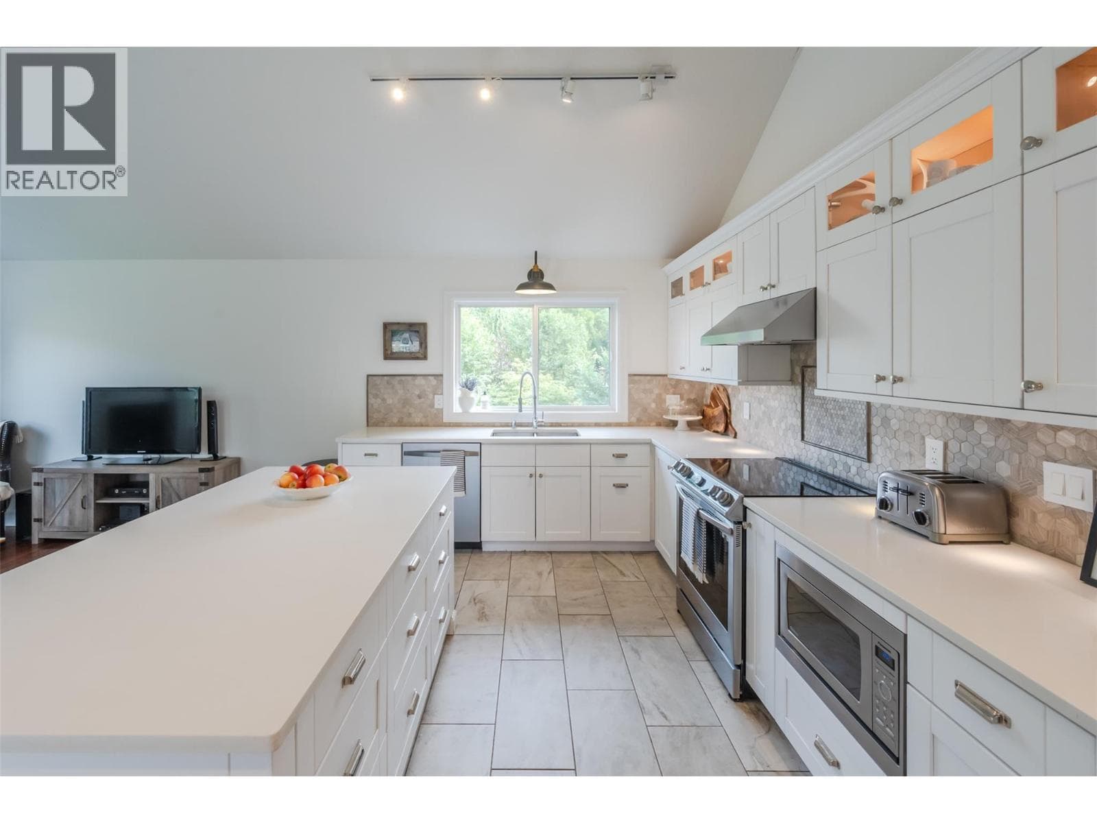 6107 Tavender Court — photo 3