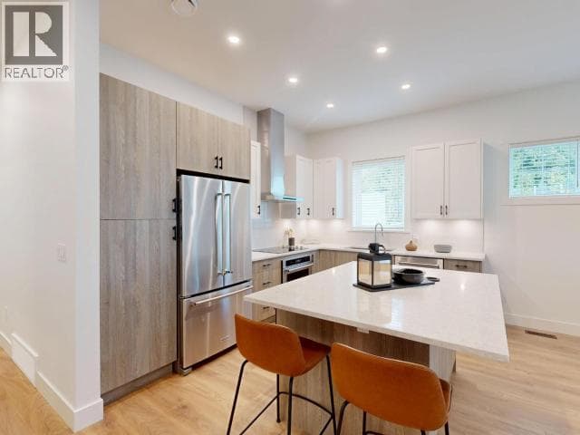 4072 SATURNA AVENUE — photo 5