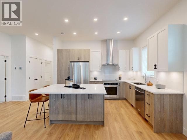 4072 SATURNA AVENUE — photo 3