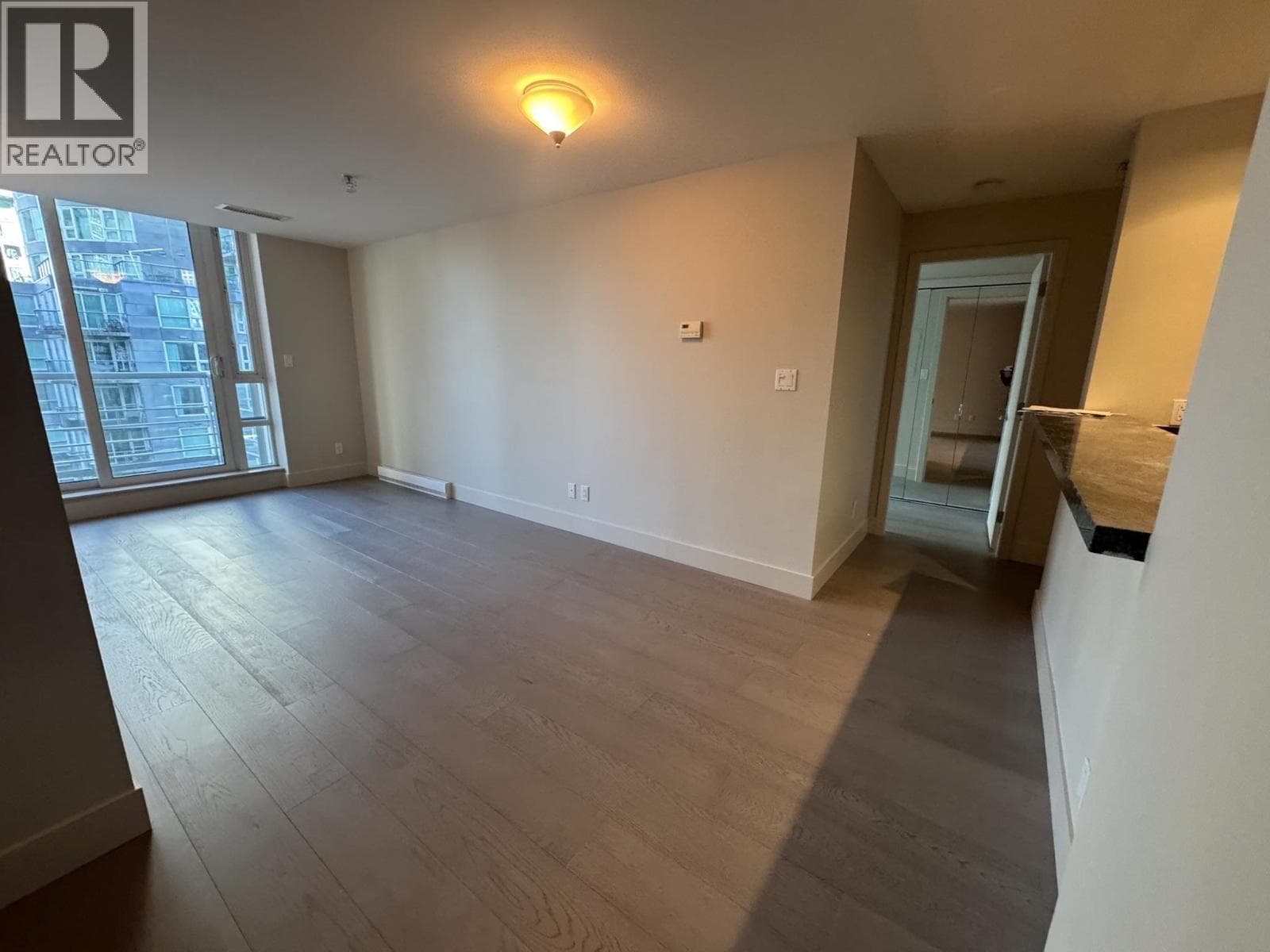 1007 590 NICOLA STREET — photo 2