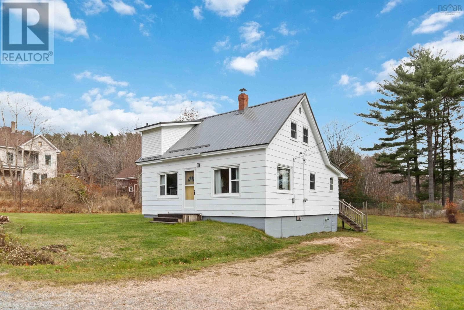 38 OAKHILL ROAD — photo 3