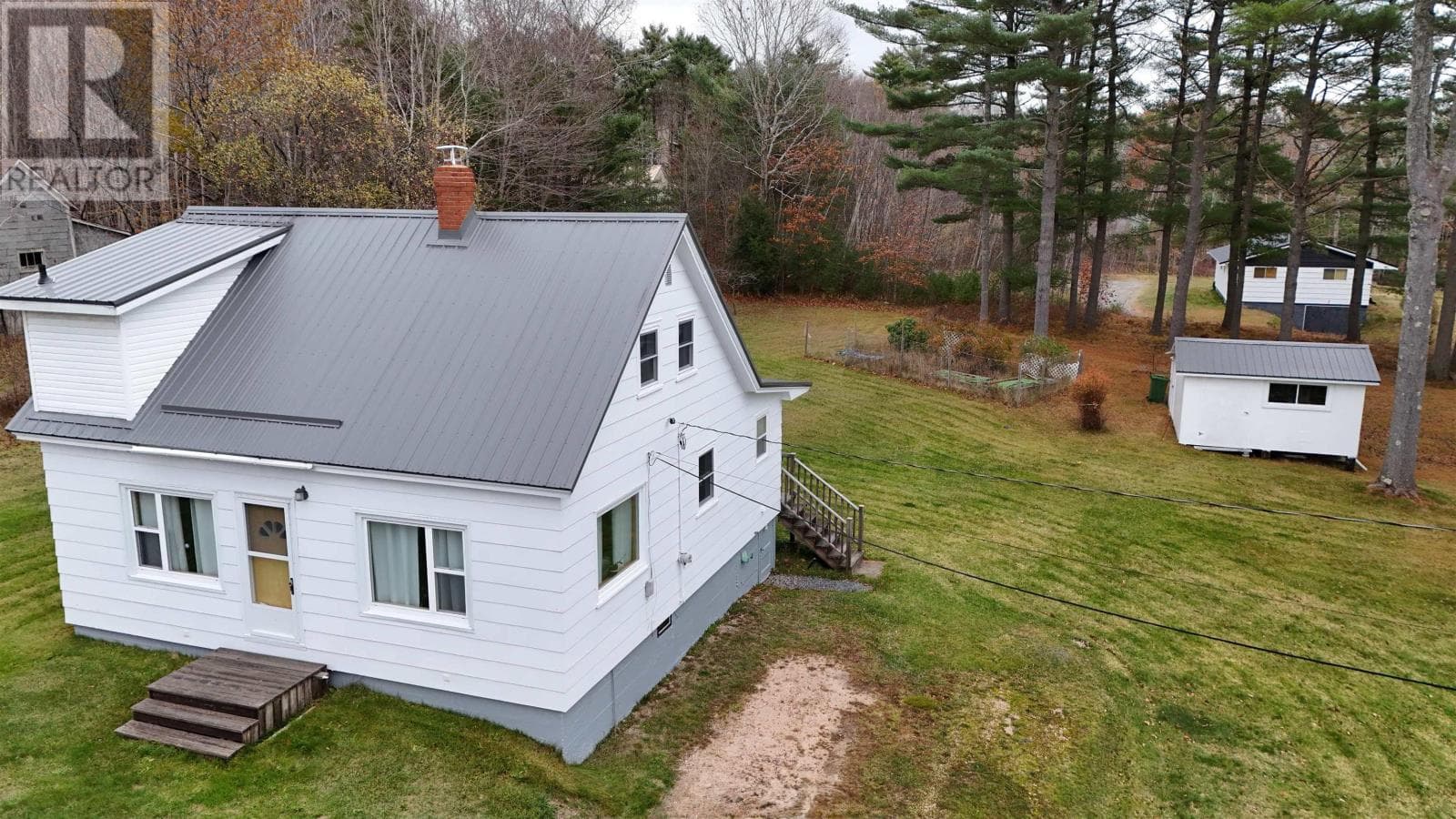 38 OAKHILL ROAD — photo 4