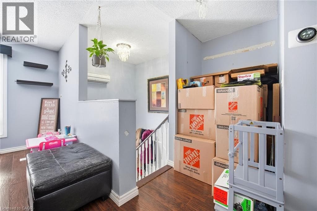 204 MEDINA COURT — photo 4