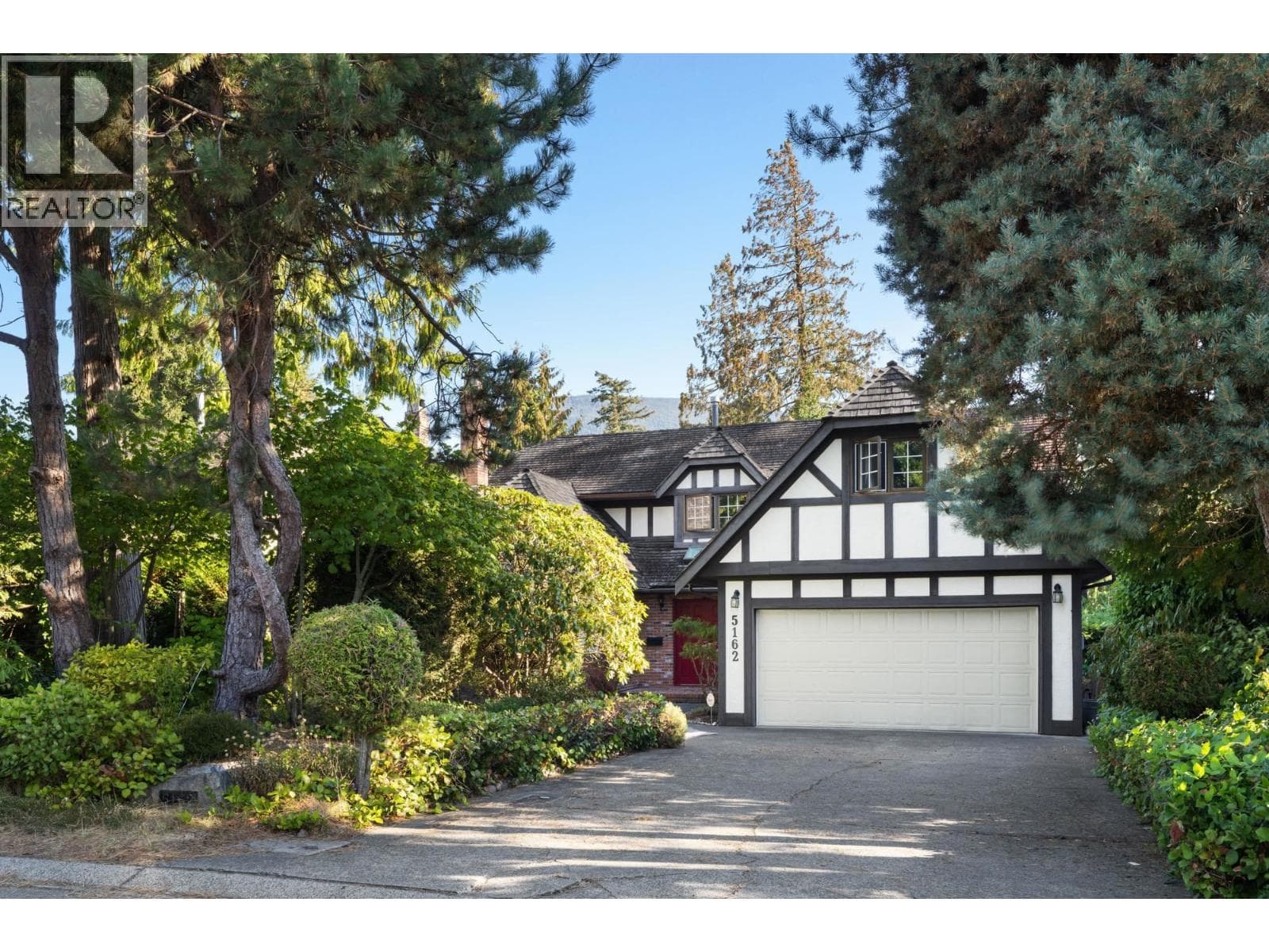 5162 ALDERFEILD PLACE in Upper Caulfield