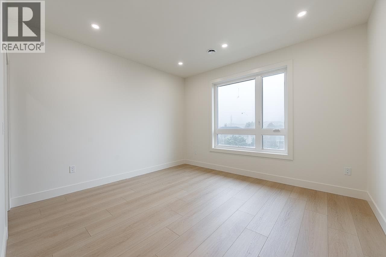 2 6554 CHARLES STREET — photo 4