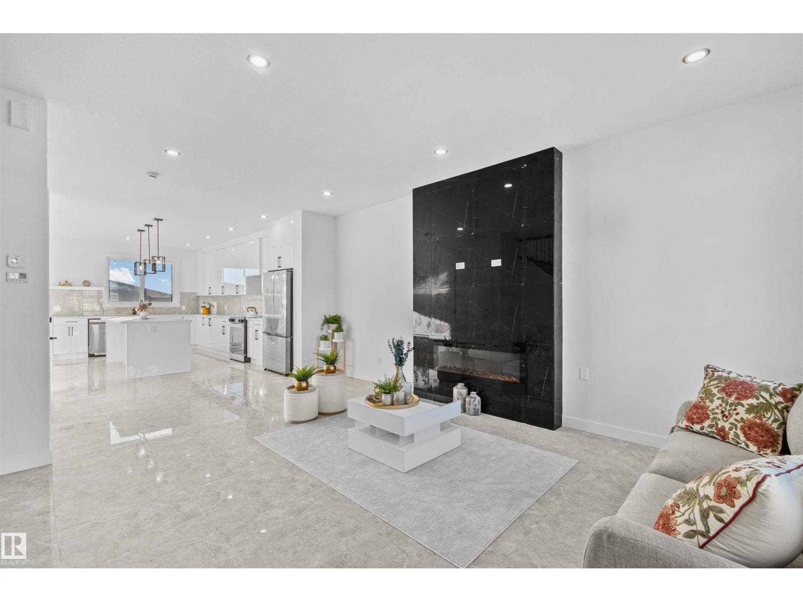 330 ROBERTS WD — photo 4