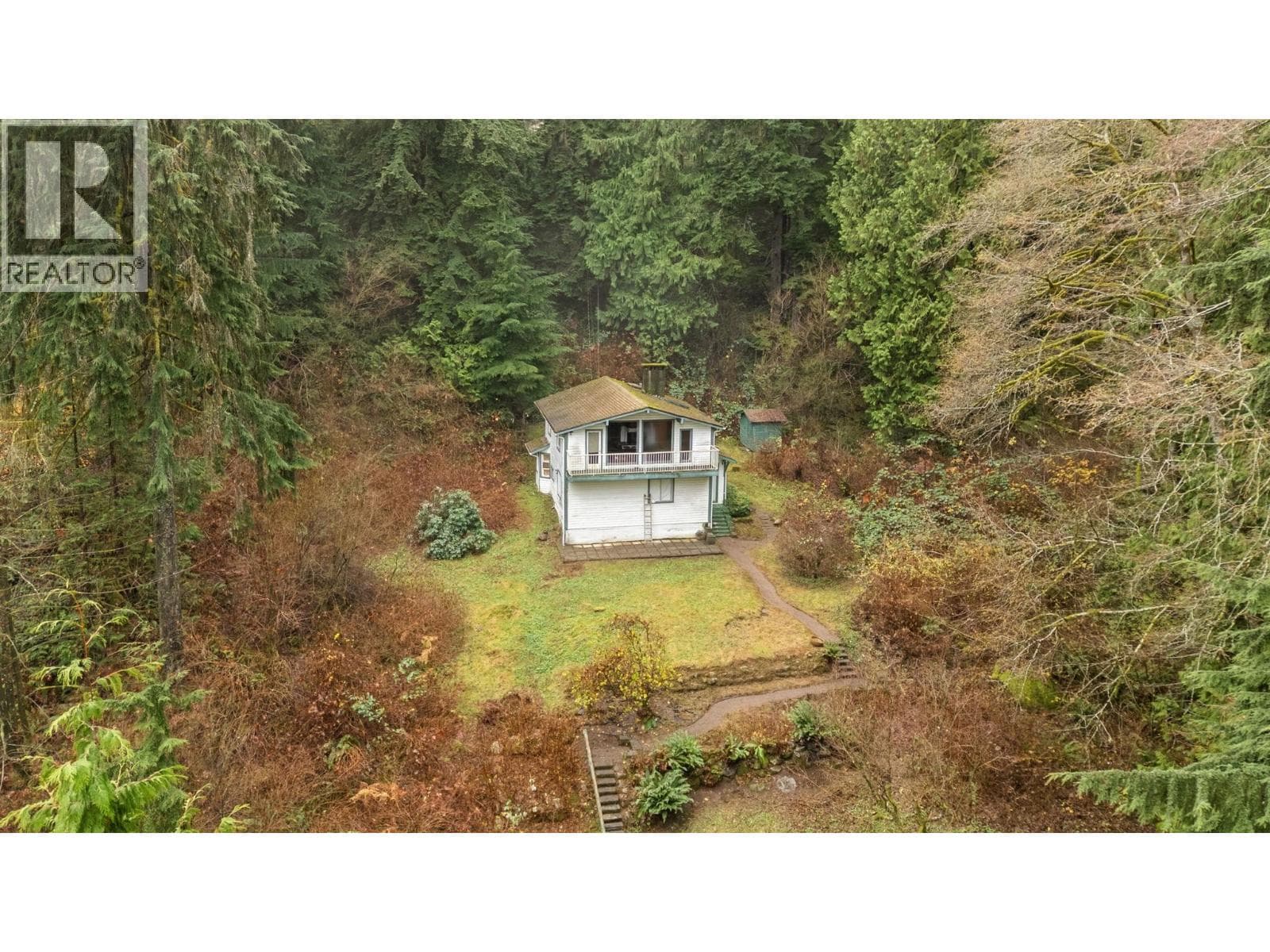 4520 LYNN VALLEY ROAD — photo 2