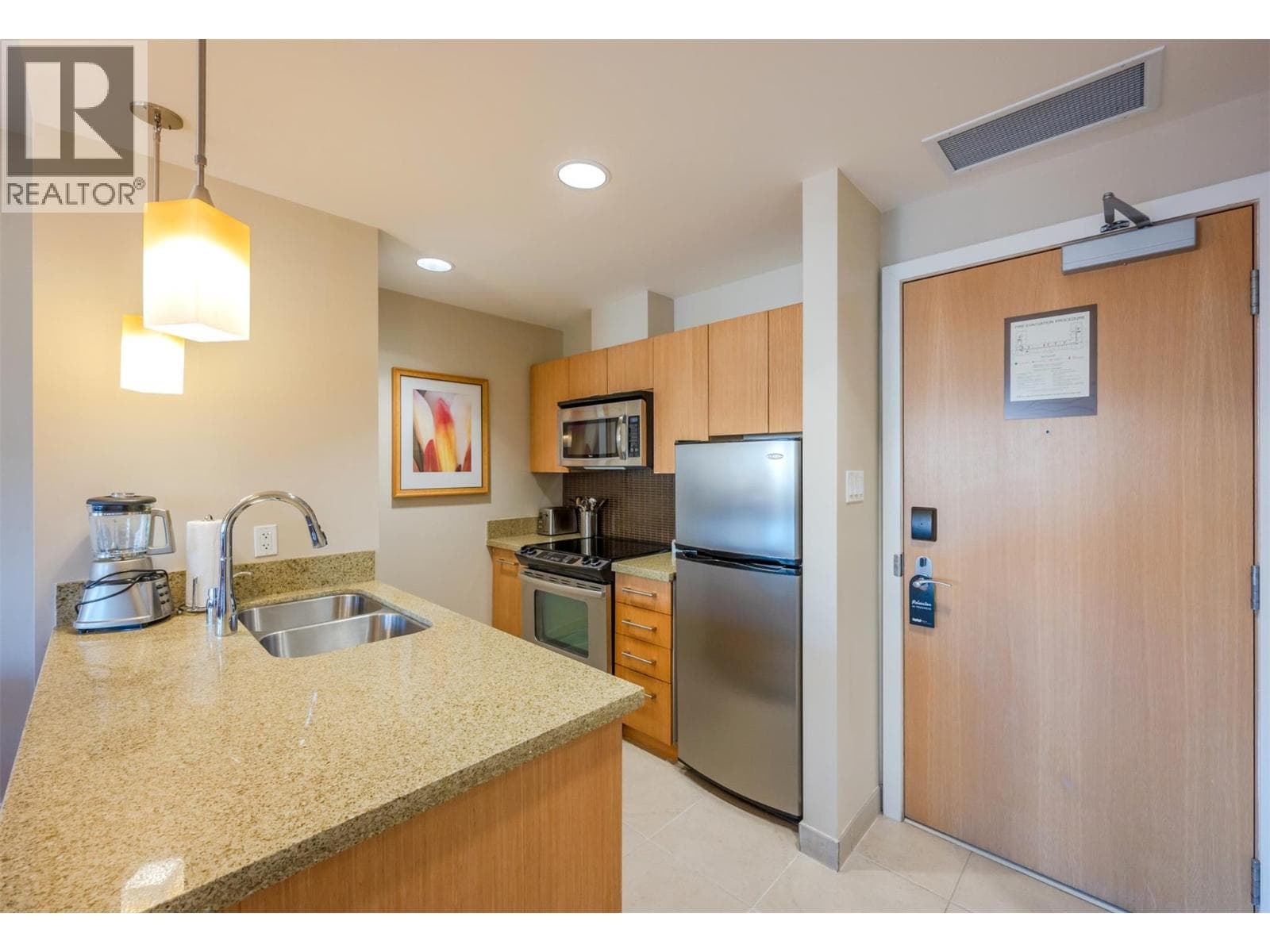 15 Park Place Unit# 312 — photo 3