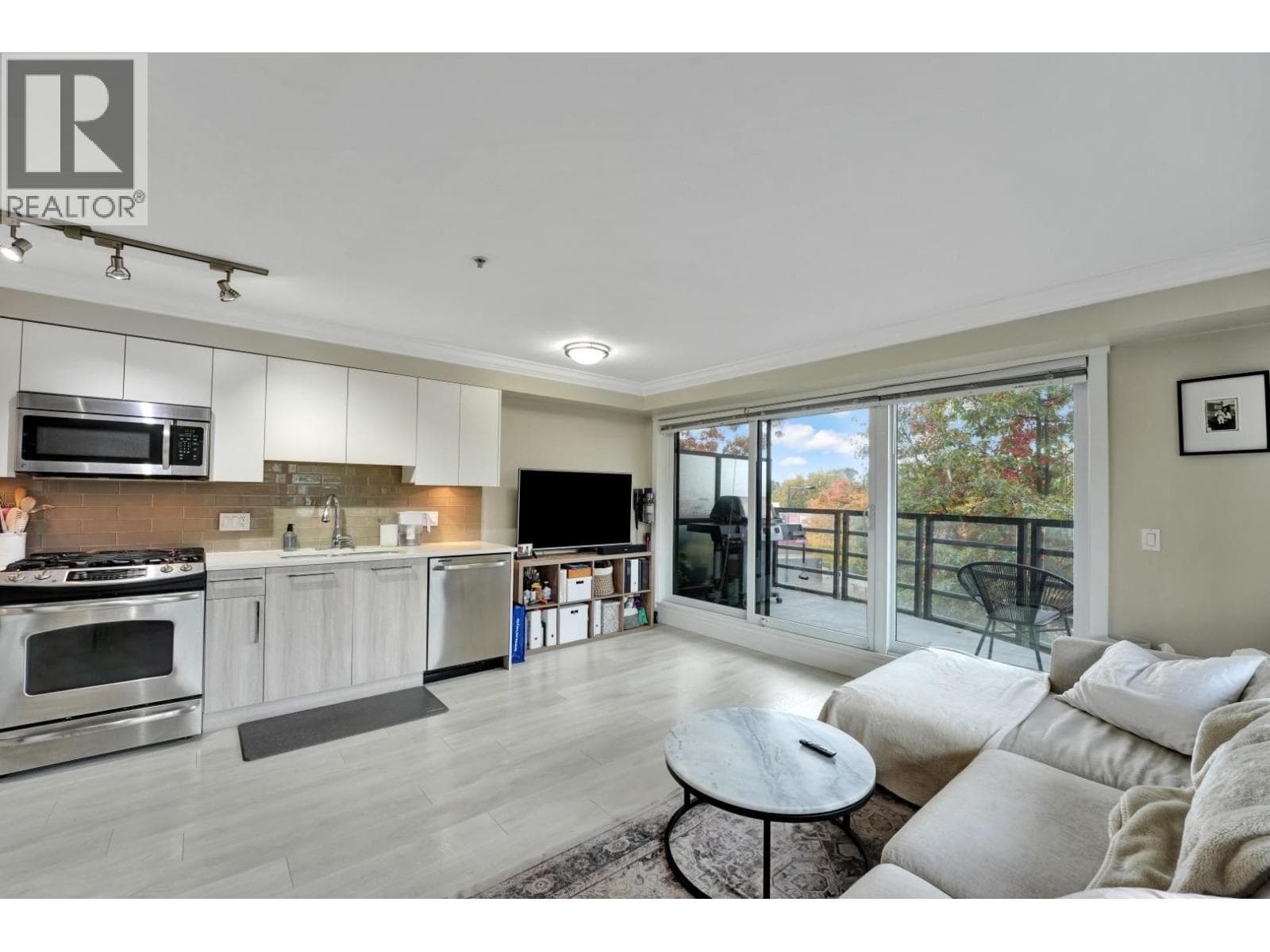 309 857 W 15TH STREET, Greater Vancouver — photo 5