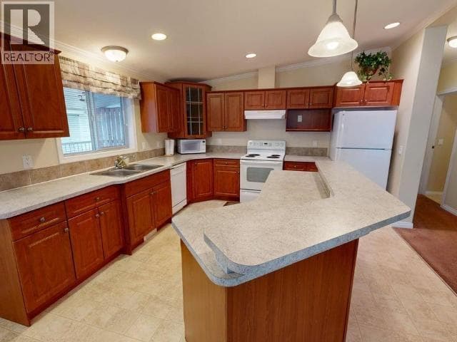 6-8442 SPRINGBROOK ROAD — photo 2